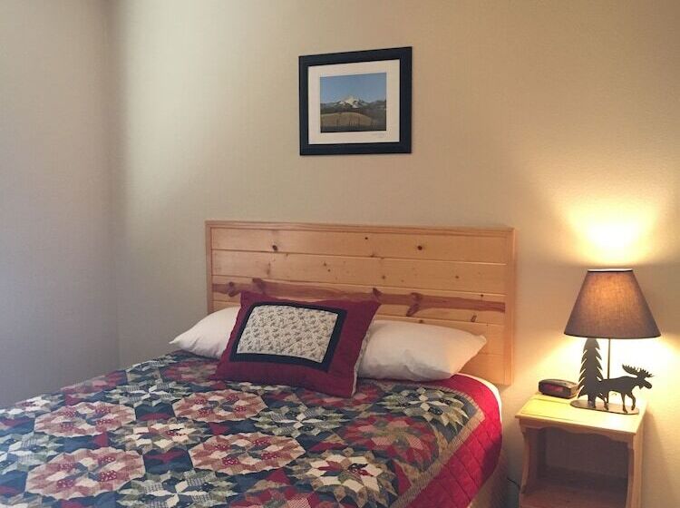 Мотель Mountain Landing Suites & Rv Park