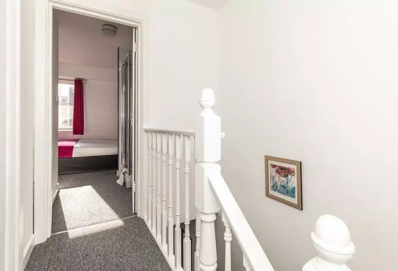 پانسیون St Margarets Place Townhouse