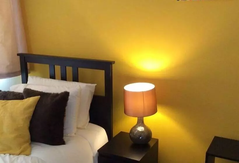 پانسیون St Margarets Place Townhouse