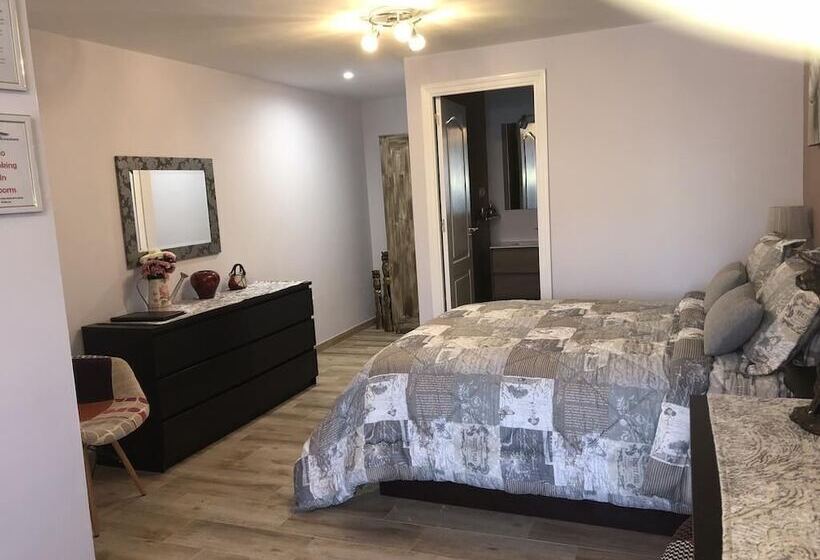 بنسيون Villa Paraisos