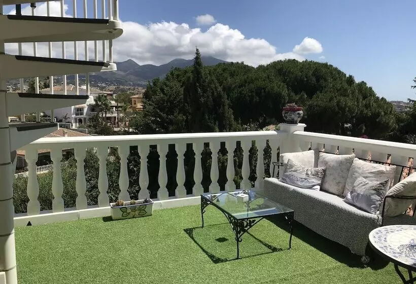 ペンション Villa Paraisos