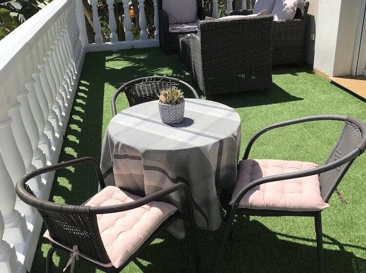 بنسيون Villa Paraisos