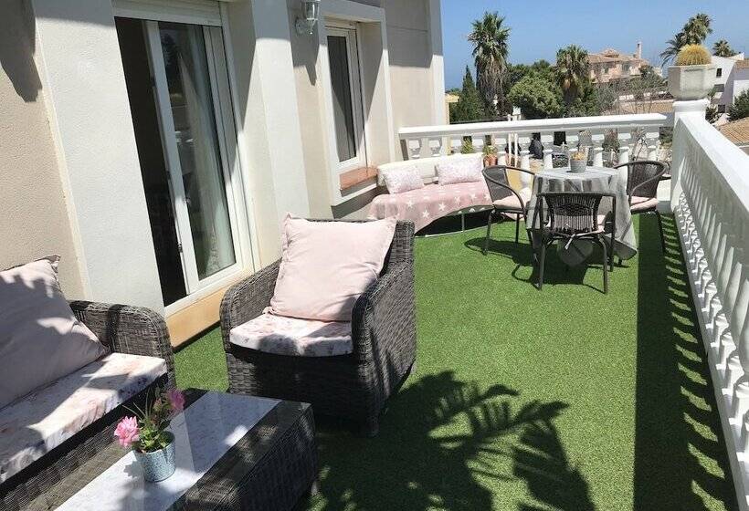 بنسيون Villa Paraisos