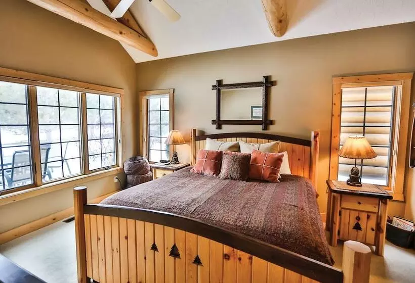 Lomakeskus Grand View Lodge