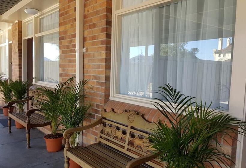 Royal Motel Tenterfield