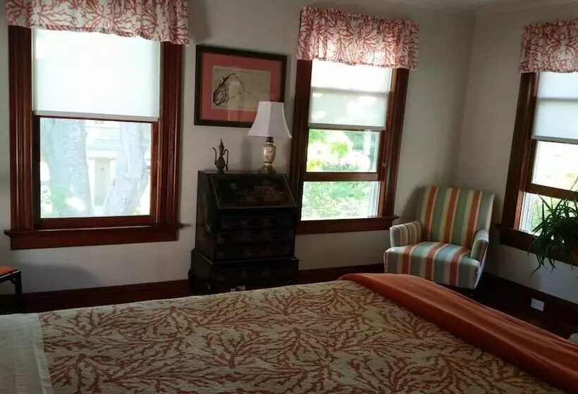 Aamiaismajoitus (B&B) 434 On Main