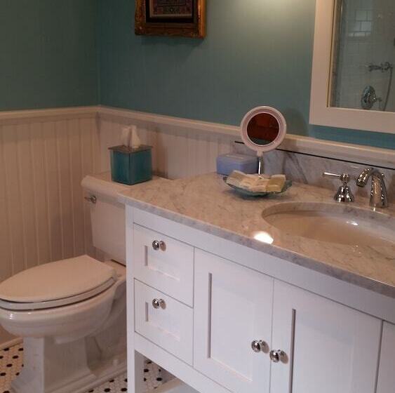 تختخواب و صبحانه 434 On Main