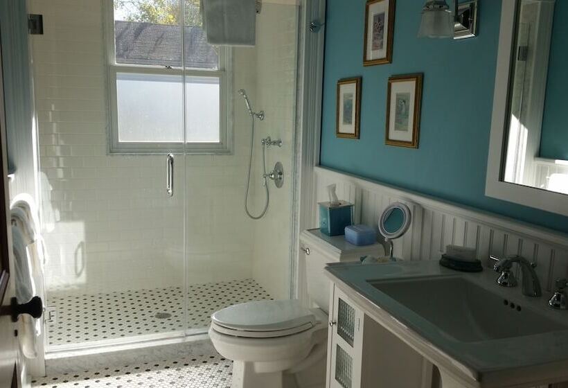 تختخواب و صبحانه 434 On Main