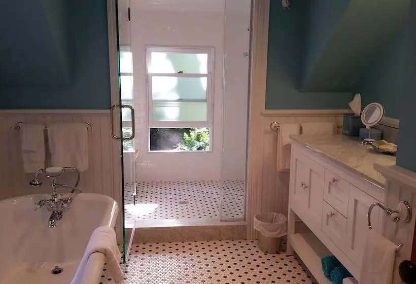 Aamiaismajoitus (B&B) 434 On Main