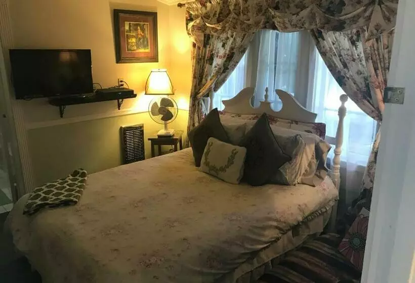 Aamiaismajoitus (B&B) Arrowhead Lake Inn