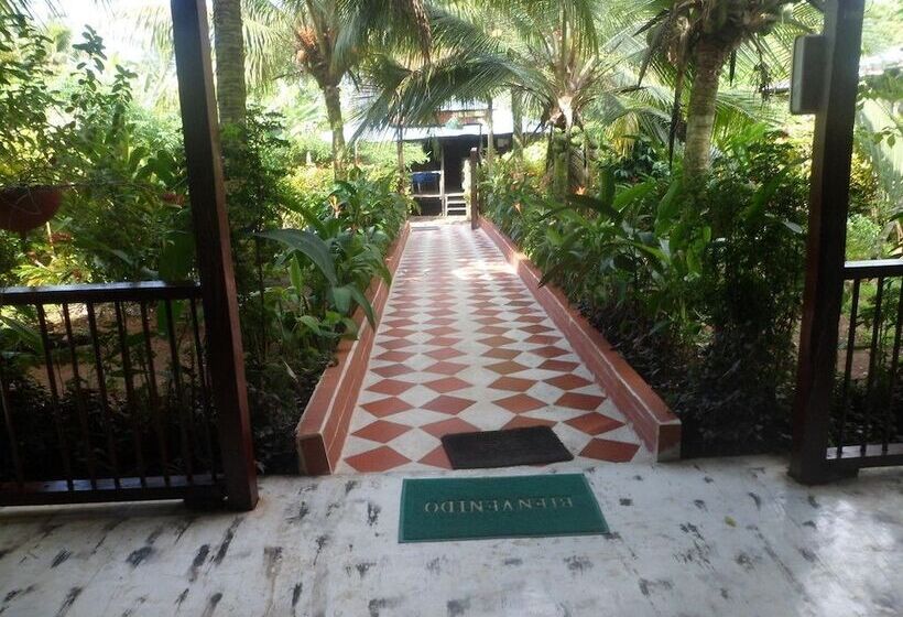 Herberg Posada Los Delfines