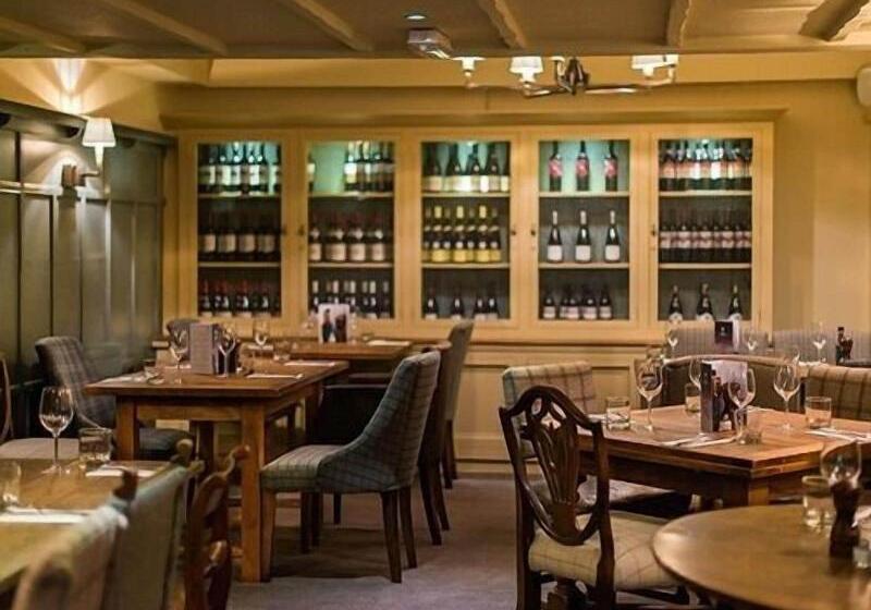 Hostal The Fenwick Steak & Seafood Pub