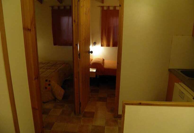 בית מלון כפרי Camping Morunys