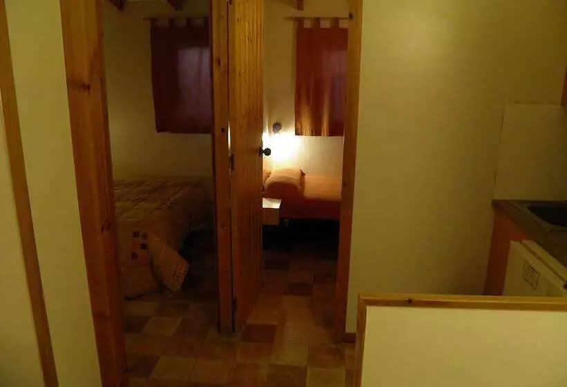 ホテル Camping Morunys