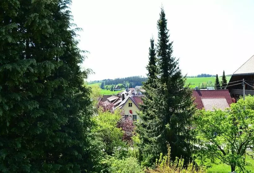 Hotelli Gasthaus Zur Linde