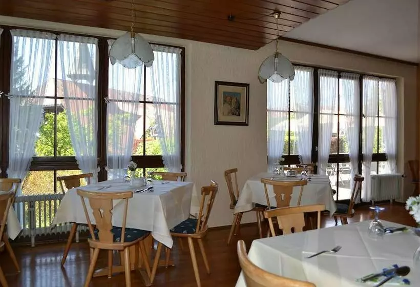 Hotelli Gasthaus Zur Linde