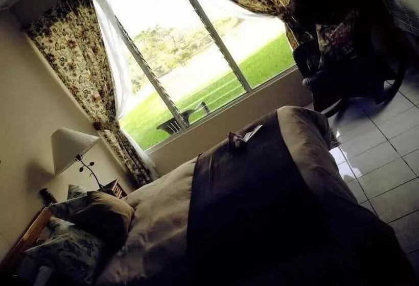 Hotelli Green Village