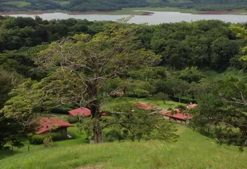 Hotelli Green Village