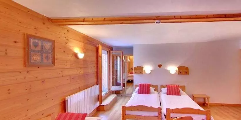ホテル Hôtel Les Chalets