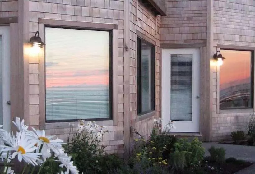 Hotelli Land's End At Cannon Beach