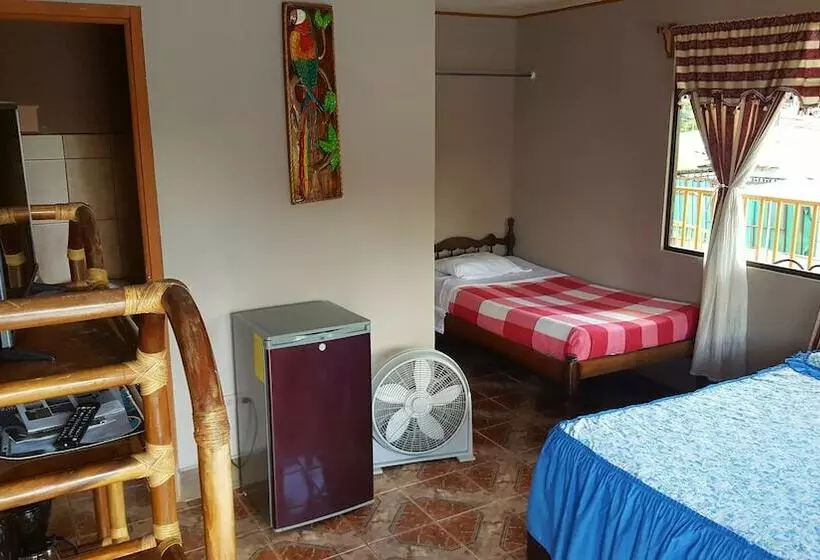 Hotelli Los Volcanes Río Celeste