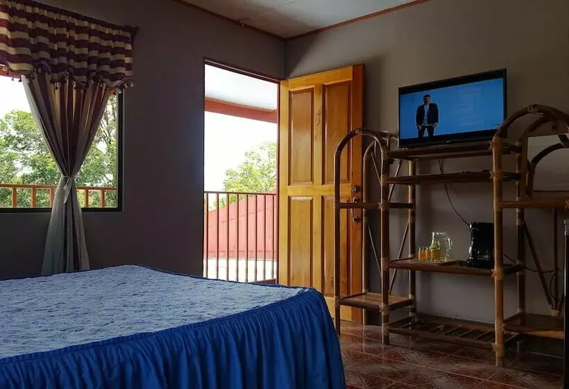 Hotelli Los Volcanes Río Celeste