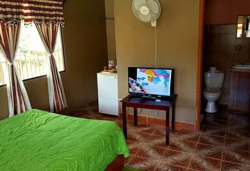 Hotelli Los Volcanes Río Celeste