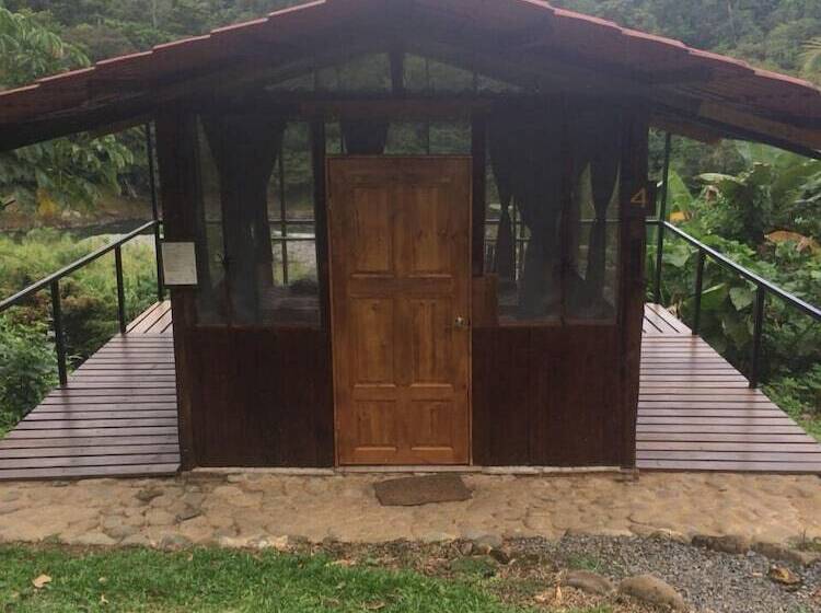 هتل Pacuare River Lodge