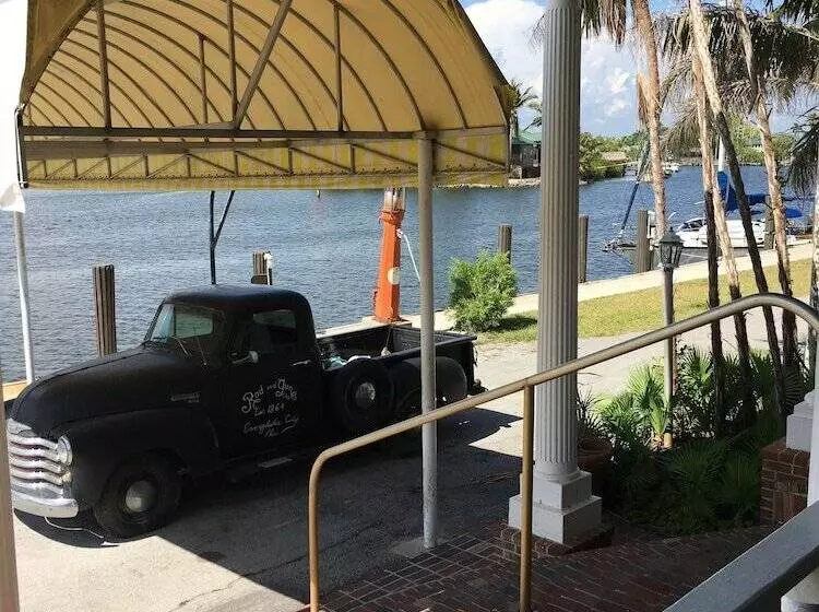 Hotelli Rod And Gun Club