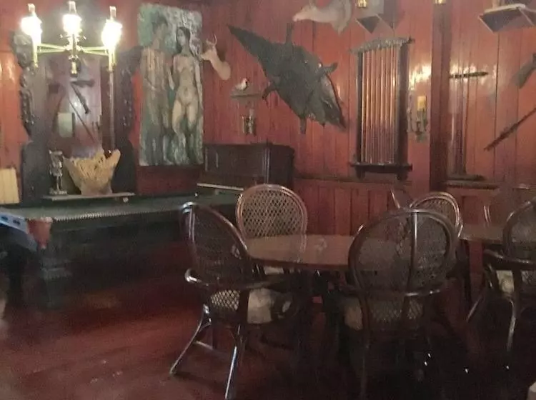 Hotelli Rod And Gun Club