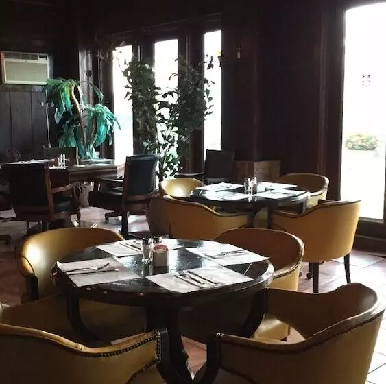 Hotelli Rod And Gun Club