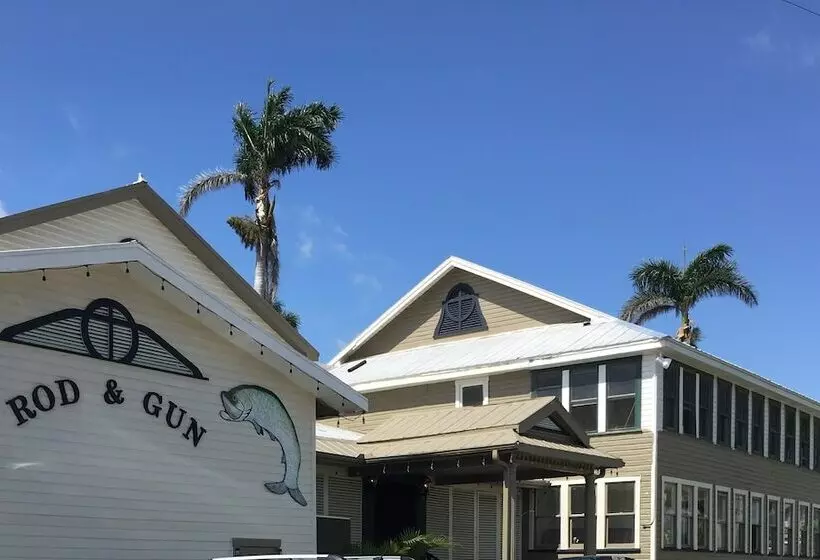 Hotelli Rod And Gun Club