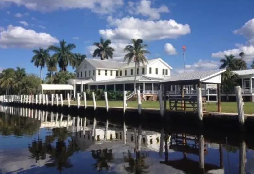 Hotelli Rod And Gun Club