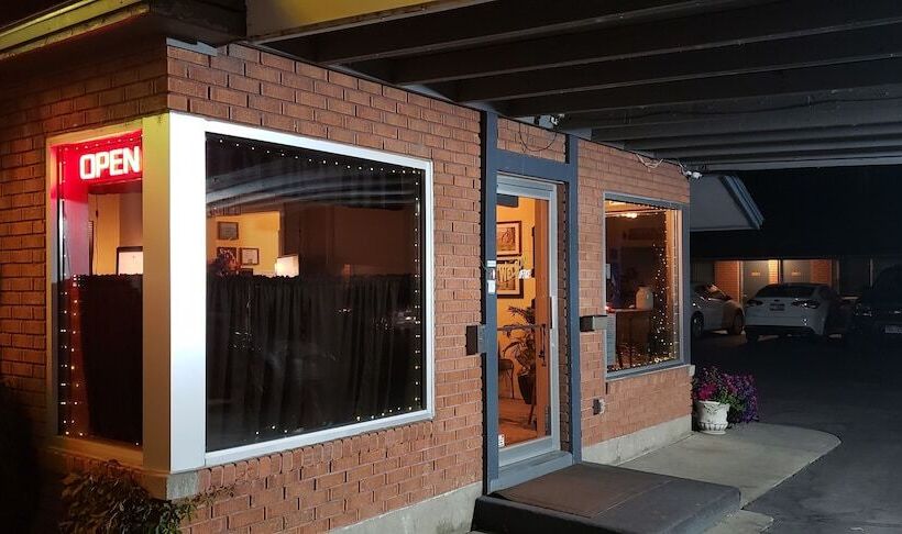 Lava Spa Motel & Rv Park