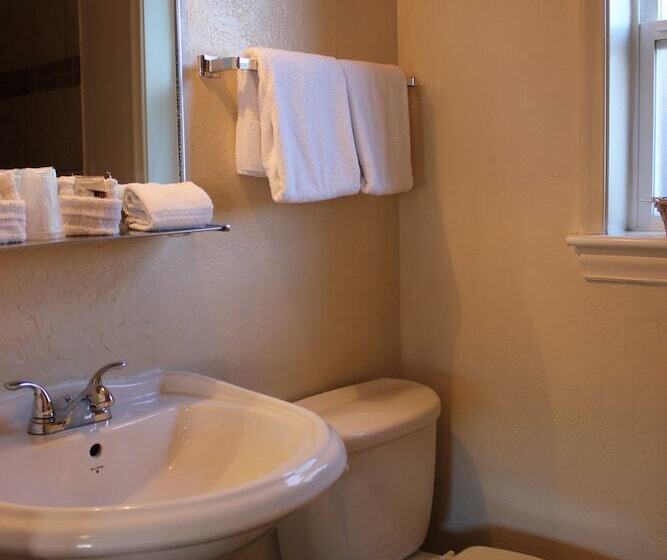 Lava Spa Motel & Rv Park