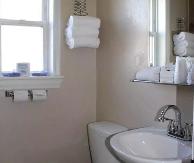 Lava Spa Motel & Rv Park