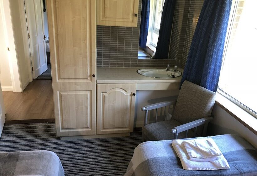 Manor House Marine & Cottages