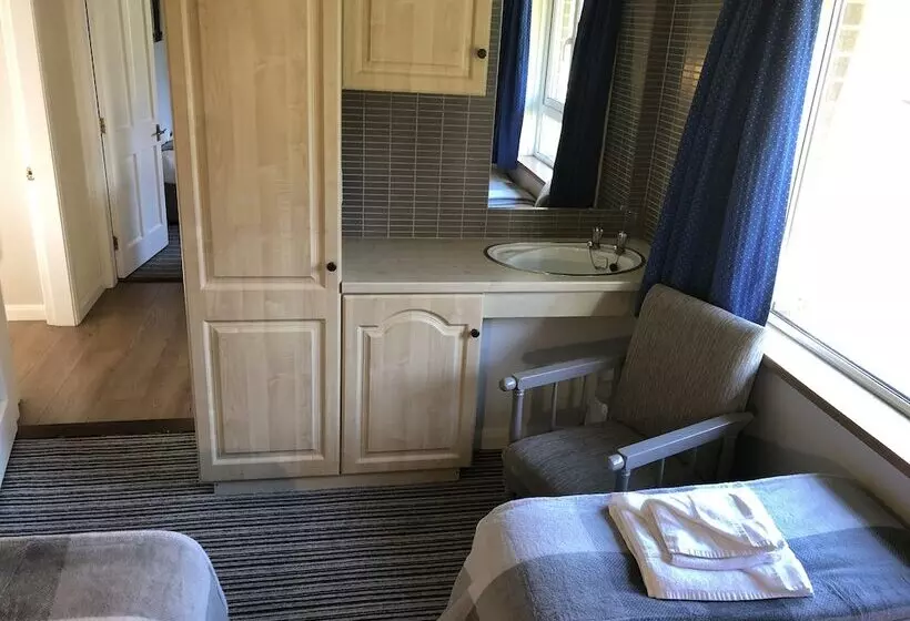 Manor House Marine & Cottages