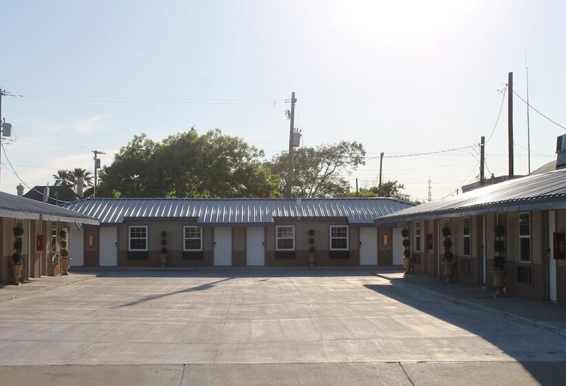 فندق على الطريق Harbour Inn