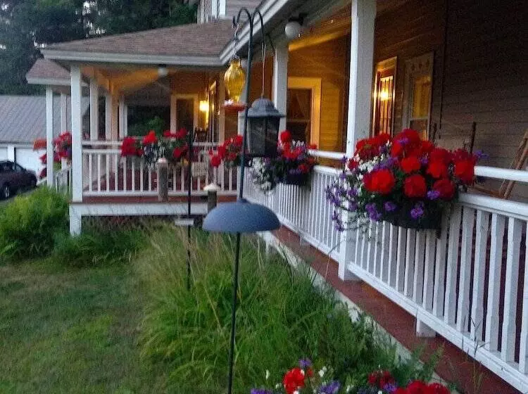 Whiteface Farm Adirondack Bed And Breakfast