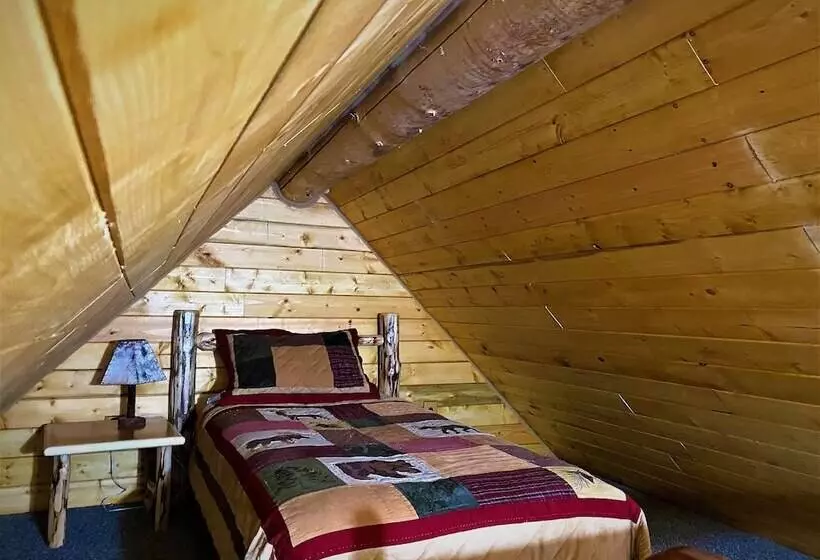 Alaska Creekside Cabins