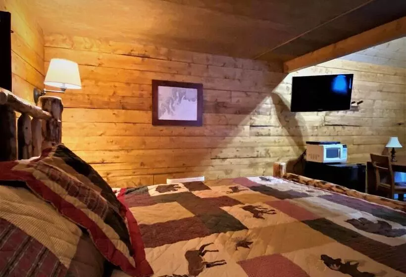 Alaska Creekside Cabins