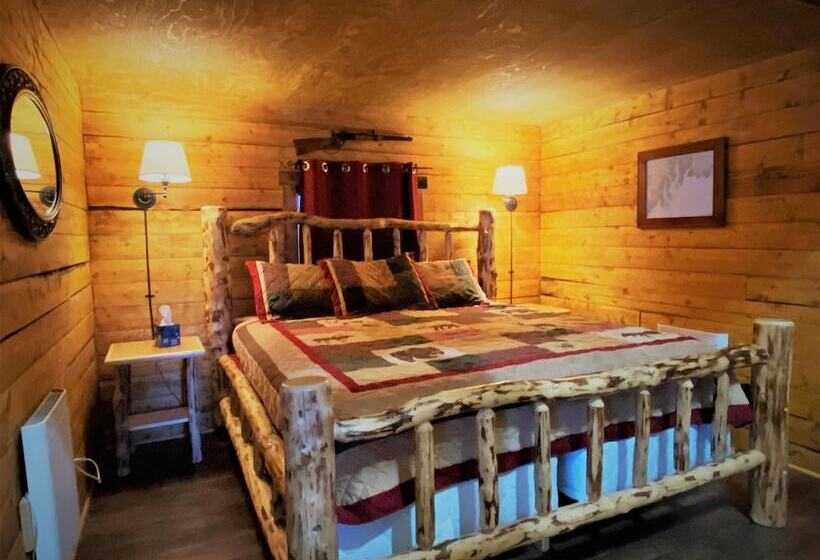 Alaska Creekside Cabins