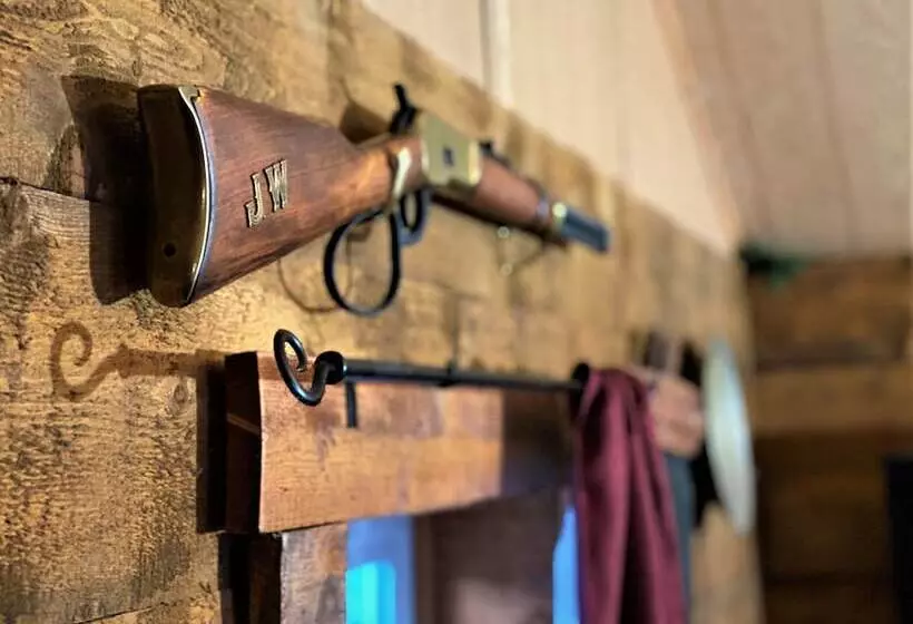 Alaska Creekside Cabins