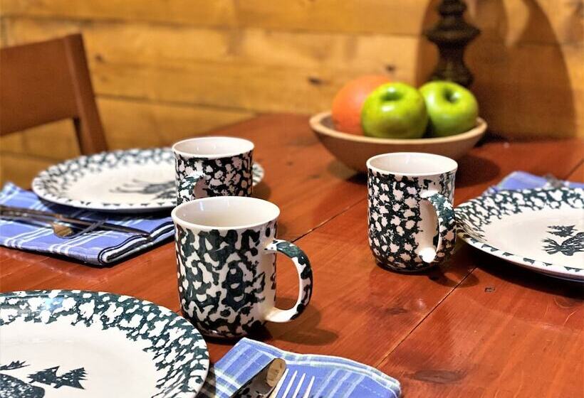 Alaska Creekside Cabins