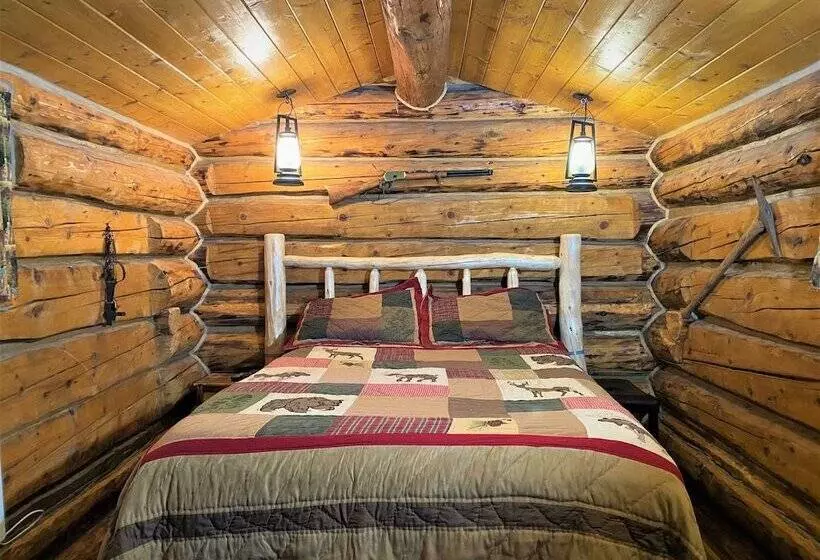 Alaska Creekside Cabins