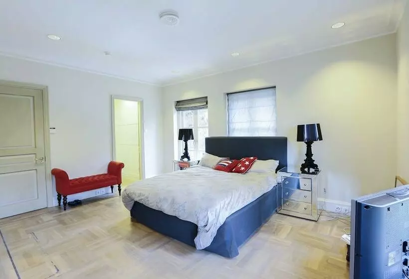 Aamiaismajoitus (B&B) Villa Charlotte