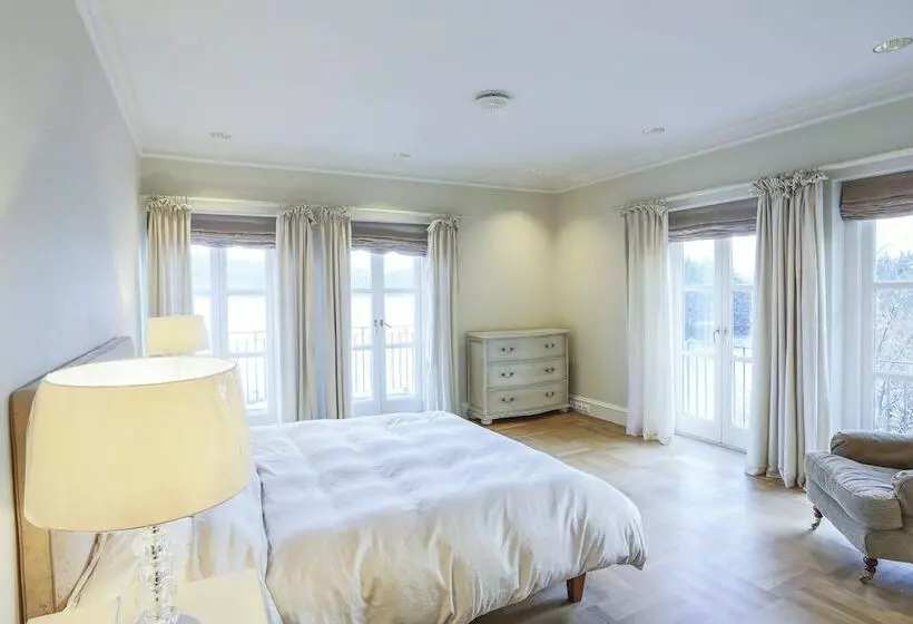 Aamiaismajoitus (B&B) Villa Charlotte