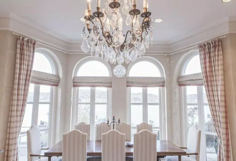 Aamiaismajoitus (B&B) Villa Charlotte