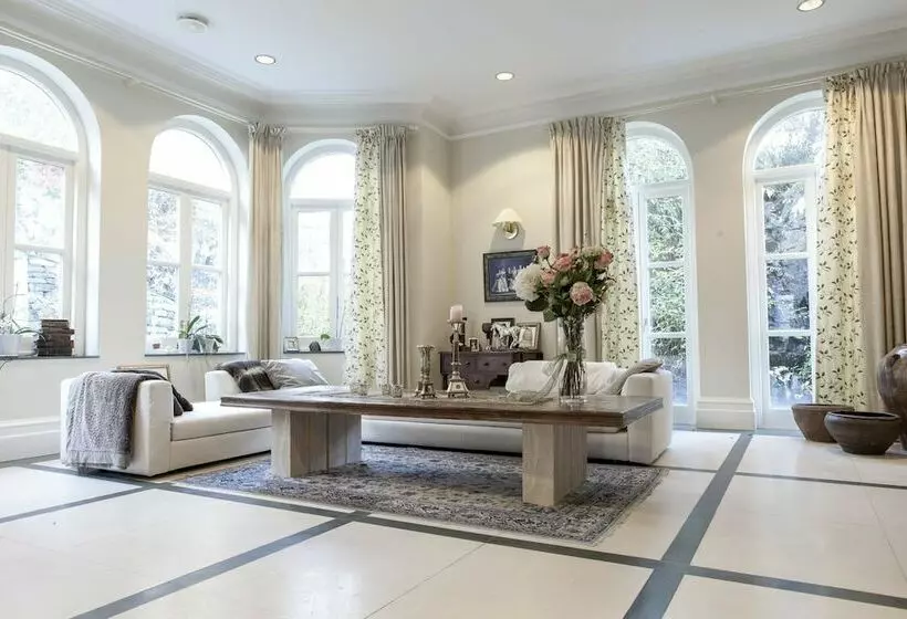 Aamiaismajoitus (B&B) Villa Charlotte